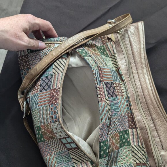 Boho patchwork perfection 💕 SAS tapestry shoulder bag made in the USA! - Picture 3 of 10